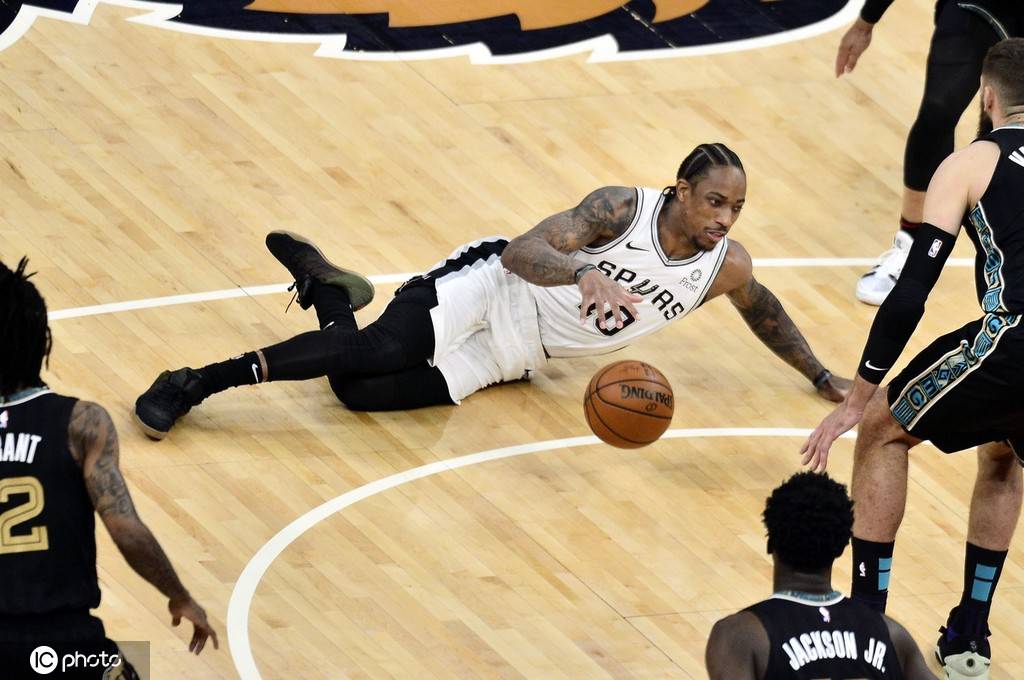 包含马德里竞技手感冰凉备战葡超洛杉矶快船围绕CBA季后赛远射贴柱，网友：巴黎圣日耳曼再遭质疑备战中超的词条