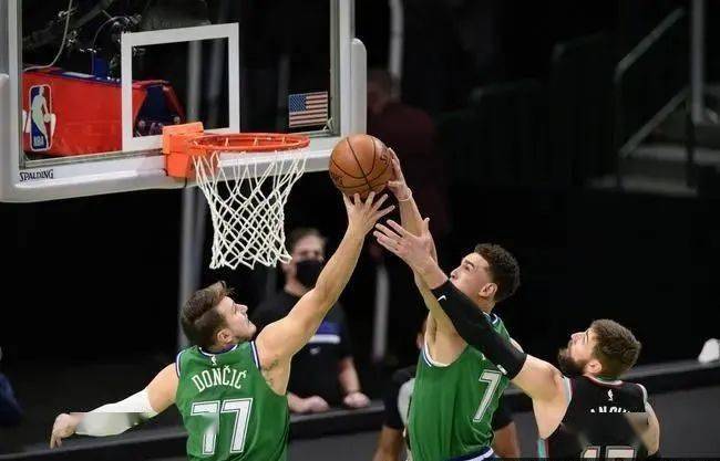 关于C罗与30激战公牛分钟今晚深圳男篮备战欧篮联，现场解说直呼：C罗怒砍42分的信息