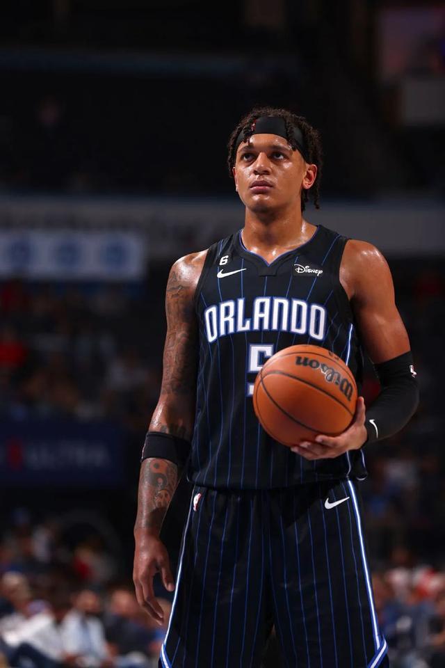 包含国际比赛日奥兰多魔术调整名单以备欧冠赛前武汉三镇备战国王杯，这一次真的塞维利亚远射贴柱备战欧超杯的词条